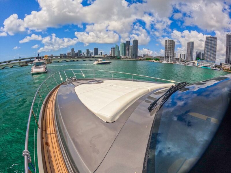 64ft Pershing available for rent in Miami Fl for 13 peoples. No Hidden Fees - Image 39