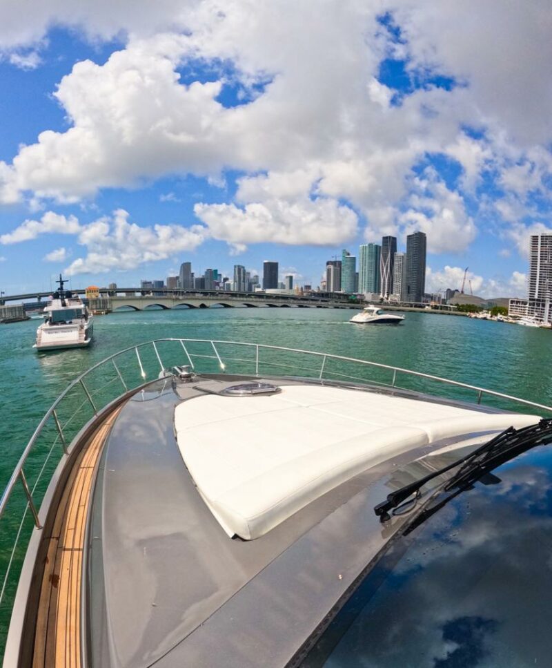 64ft Pershing available for rent in Miami Fl for 13 peoples. No Hidden Fees - Image 43