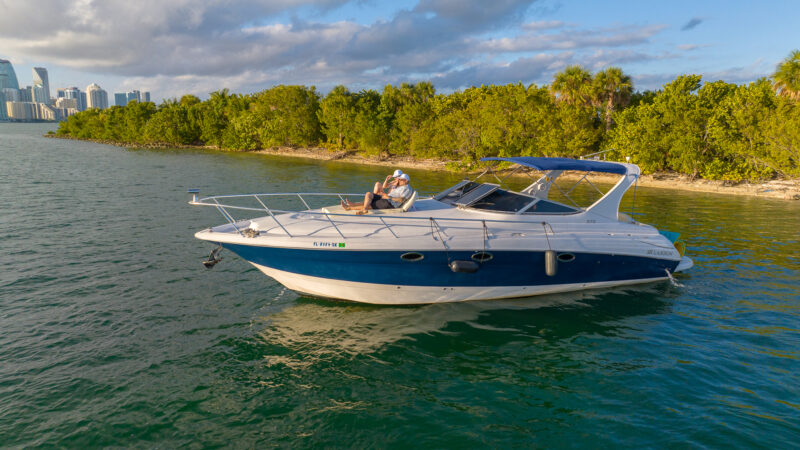 40ft Yacht available for rent in Miami Fl for 13 peoples in Miami.NO HIDDEN FEES - Image 5