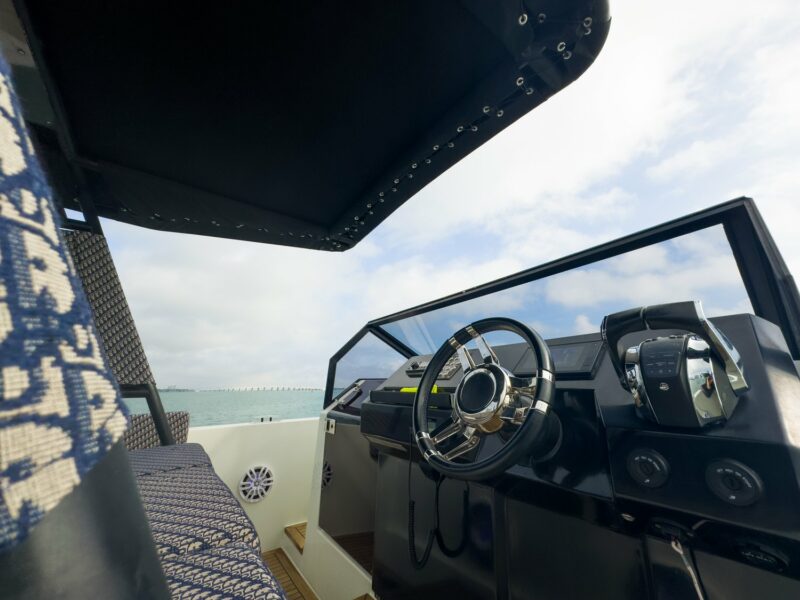 33ft Beautiful VanDutch Available for 13 people in Miami - Image 10
