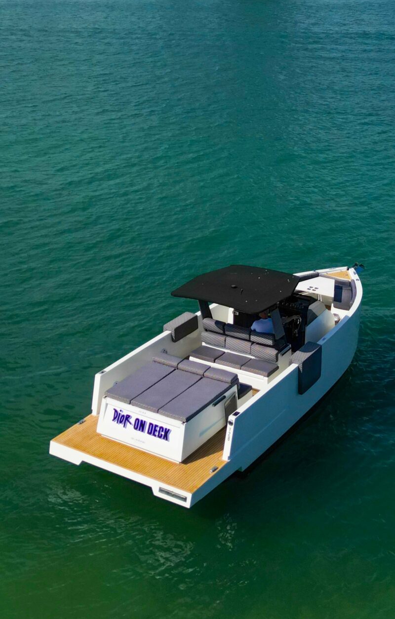 33ft Beautiful VanDutch Available for 13 people in Miami - Image 2
