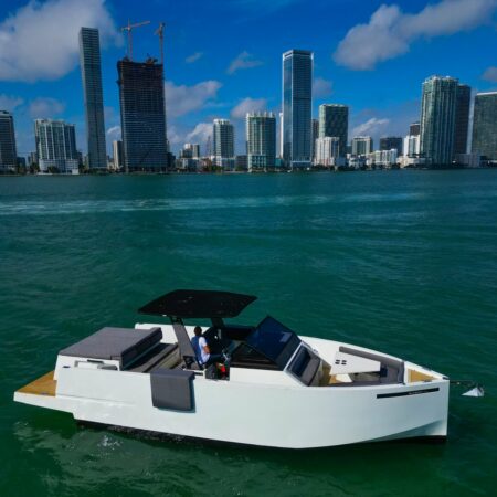 33ft Beautiful VanDutch Available for 13 people in Miami
