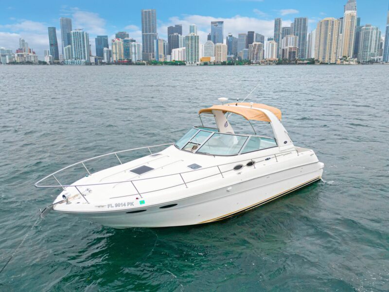 33Ft Sea Ray for up 13 peoples in Miami Fl. No Hidden Fees