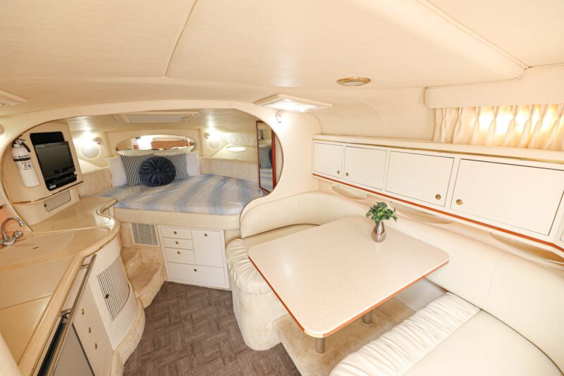33Ft Sea Ray for up 13 peoples in Miami Fl. No Hidden Fees - Image 7