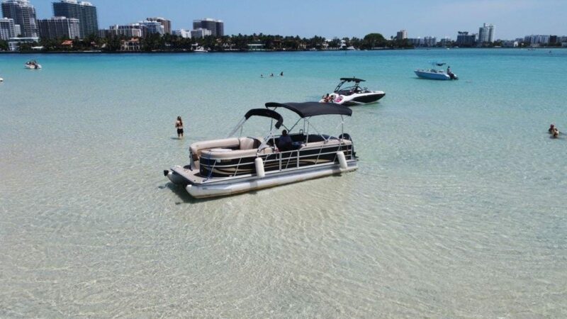 24ft Pontoon Boat available in Miami Fl for 12 people. - Image 7