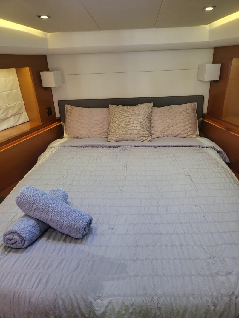 65 FT Brand New Prestige Yacht available for 13 people in Miami. - Image 4