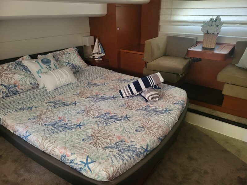 65 FT Brand New Prestige Yacht available for 13 people in Miami. - Image 10