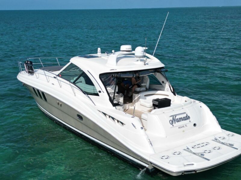 55ft Sea Ray available for rent in Miami for 13 peoples. No Hidden Fees