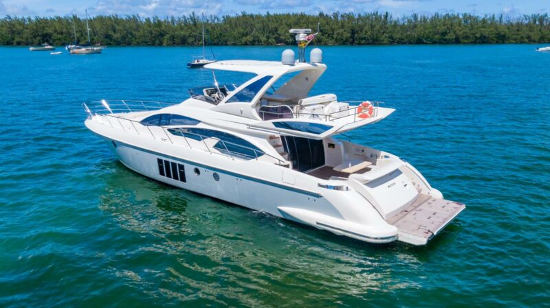 65ft Beautiful Azimut Available for 13 peoples in Miami Fl. No Hidden Fees