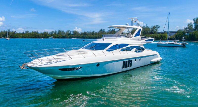 65ft Beautiful Azimut Available for 13 peoples in Miami Fl. No Hidden Fees - Image 4