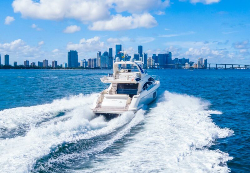 65ft Beautiful Azimut Available for 13 peoples in Miami Fl. No Hidden Fees - Image 5