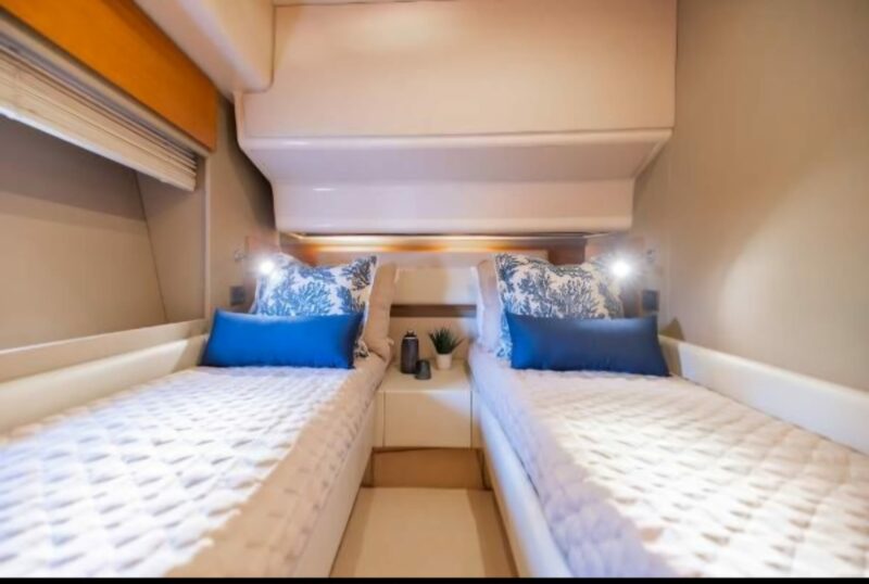62Ft Beutiful Azimut Available for 13 people in Miami Fl. No Hidden Fees - Image 13