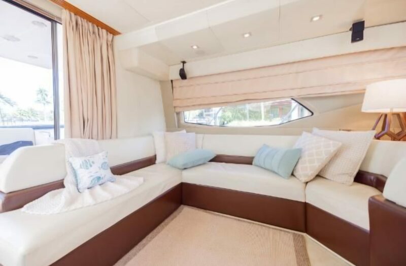 62Ft Beutiful Azimut Available for 13 people in Miami Fl. No Hidden Fees - Image 9