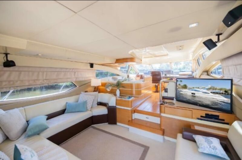 62Ft Beutiful Azimut Available for 13 people in Miami Fl. No Hidden Fees - Image 8
