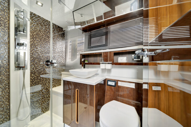 53ft Galeon yacht available for rent in Miami for up to 13 peoples. - Image 5
