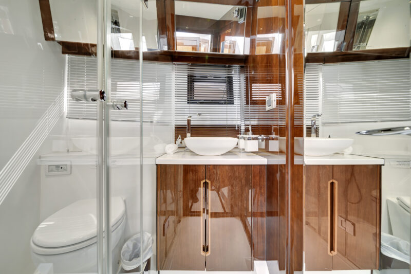 53ft Galeon yacht available for rent in Miami for up to 13 peoples. - Image 7