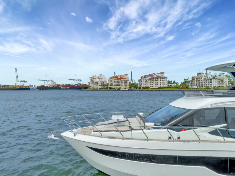 53ft Galeon yacht available for rent in Miami for up to 13 peoples. - Image 17