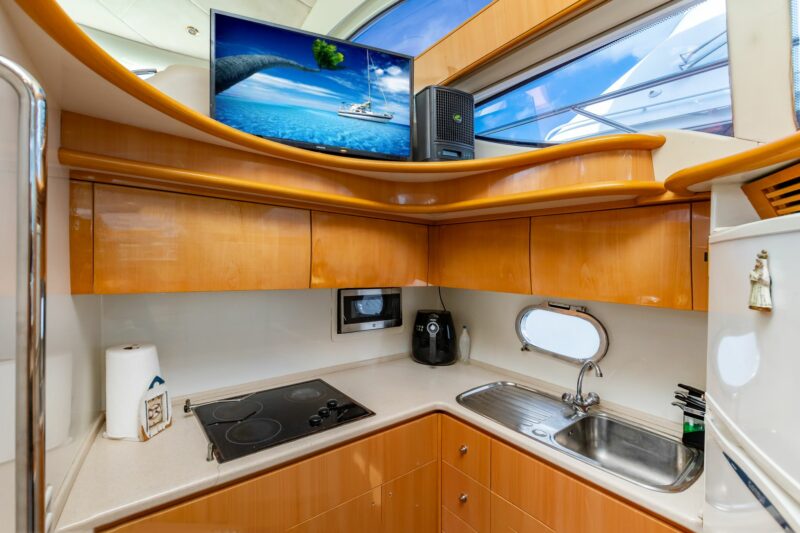 55ft Azimut available in Miami with one Jet Ski Included for one hrs. - Image 12
