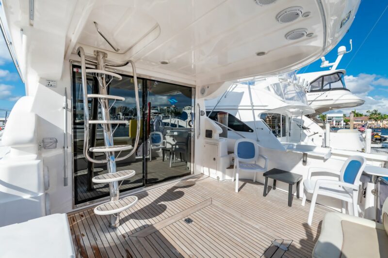 55ft Azimut available in Miami with one Jet Ski Included for one hrs. - Image 9