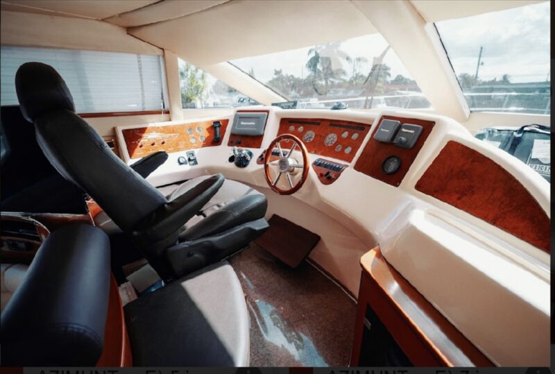 62FT Azimut available in Miami with 2 Jet Ski Included for one hrs. - Image 22