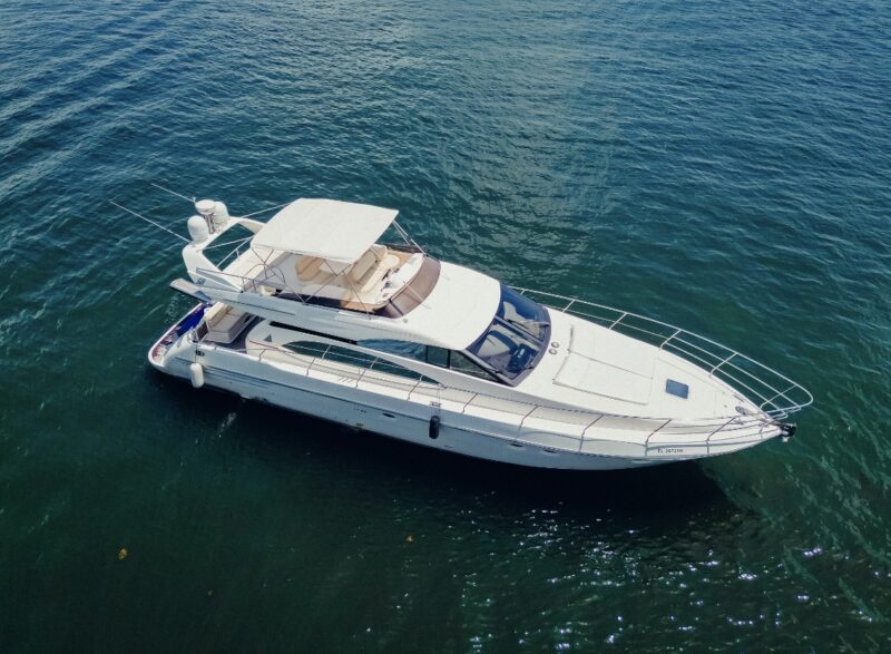 62FT Azimut available in Miami with 2 Jet Ski Included for one hrs. - Image 5
