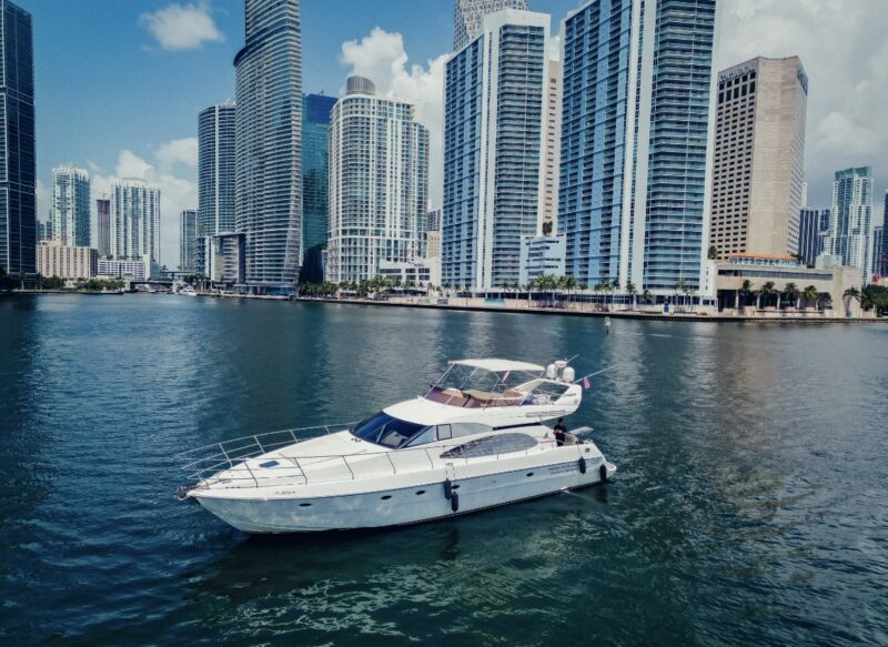 62FT Azimut available in Miami with 2 Jet Ski Included for one hrs.