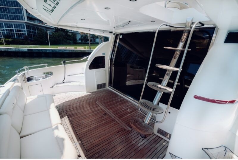 62FT Azimut available in Miami with 2 Jet Ski Included for one hrs. - Image 14