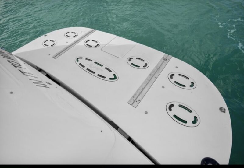 54FT Sea Ray Flybridge available in Miami with 2 JET SKIS INCLUDES for one hrs. - Image 12