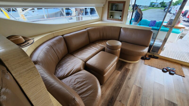 60FT Uniesse Yacht available in Miami for up to 13 Guest. - Image 8