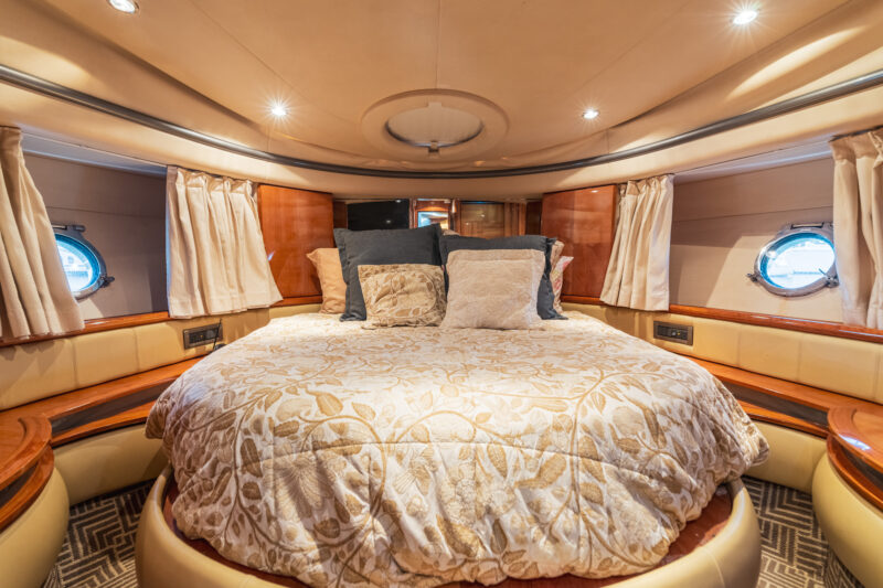 Azimut 55” Flybridge  Odisea available in Miami for 13 Guest - Image 7