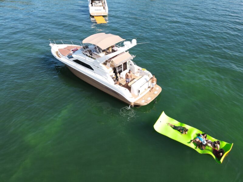 50Ft Flybridge Mundomo II available in Miami for Rent for up to 13 Guest, PLUS ONE JET SKI FOR AN HR.