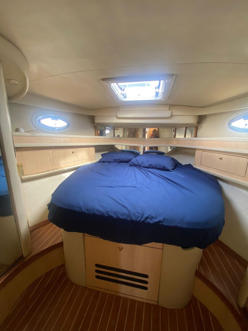 50Ft Flybridge Mundomo II available in Miami for Rent for up to 13 Guest, PLUS ONE JET SKI FOR AN HR. - Image 18
