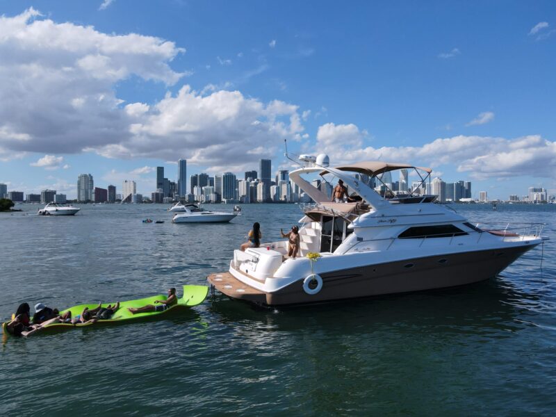 50Ft Flybridge Mundomo II available in Miami for Rent for up to 13 Guest, PLUS ONE JET SKI FOR AN HR. - Image 5