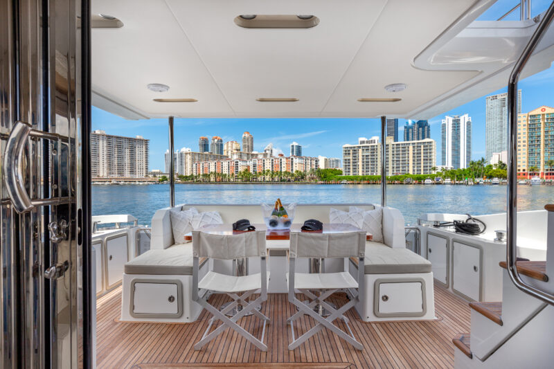 70’ Azimut Flybridge (2016) Le Grand Bleu available in Miami for Rent. - Image 15