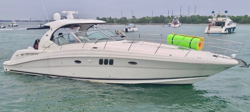 48ft Sea Ray available for Rent in Miami for up to 13 Guest. - Image 3