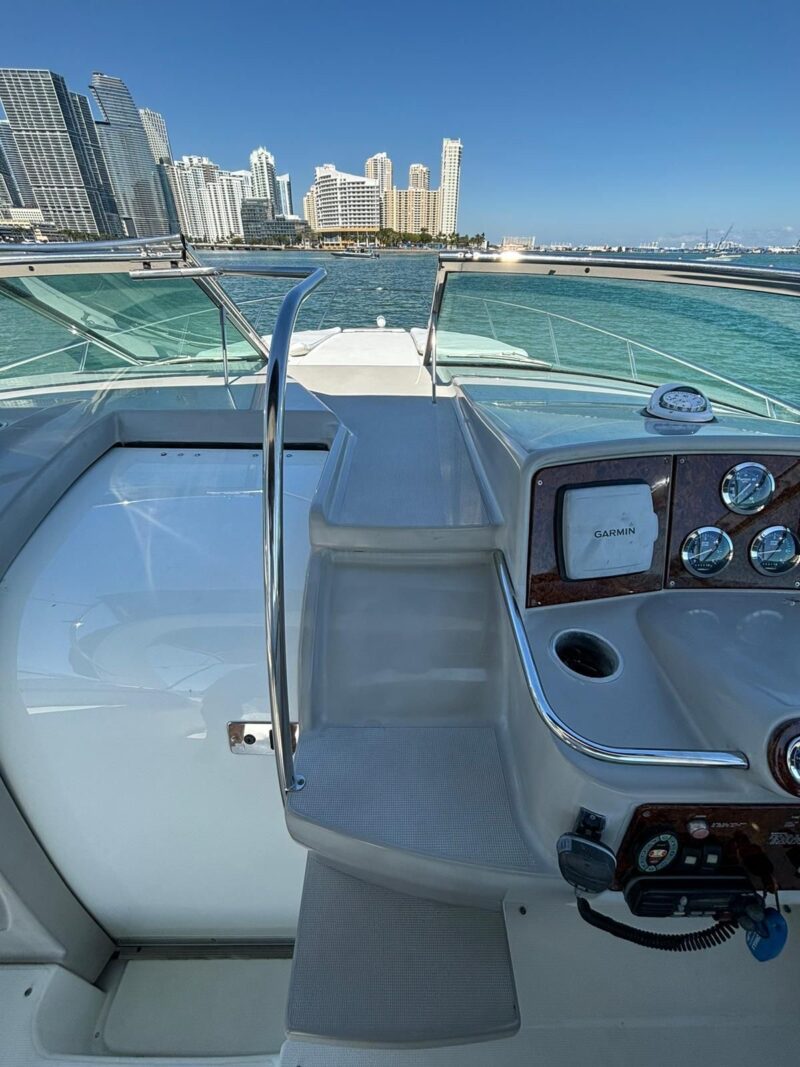 37Ft Formula Yacht available for Rent in Miami for up to 12 Guest. - Image 7