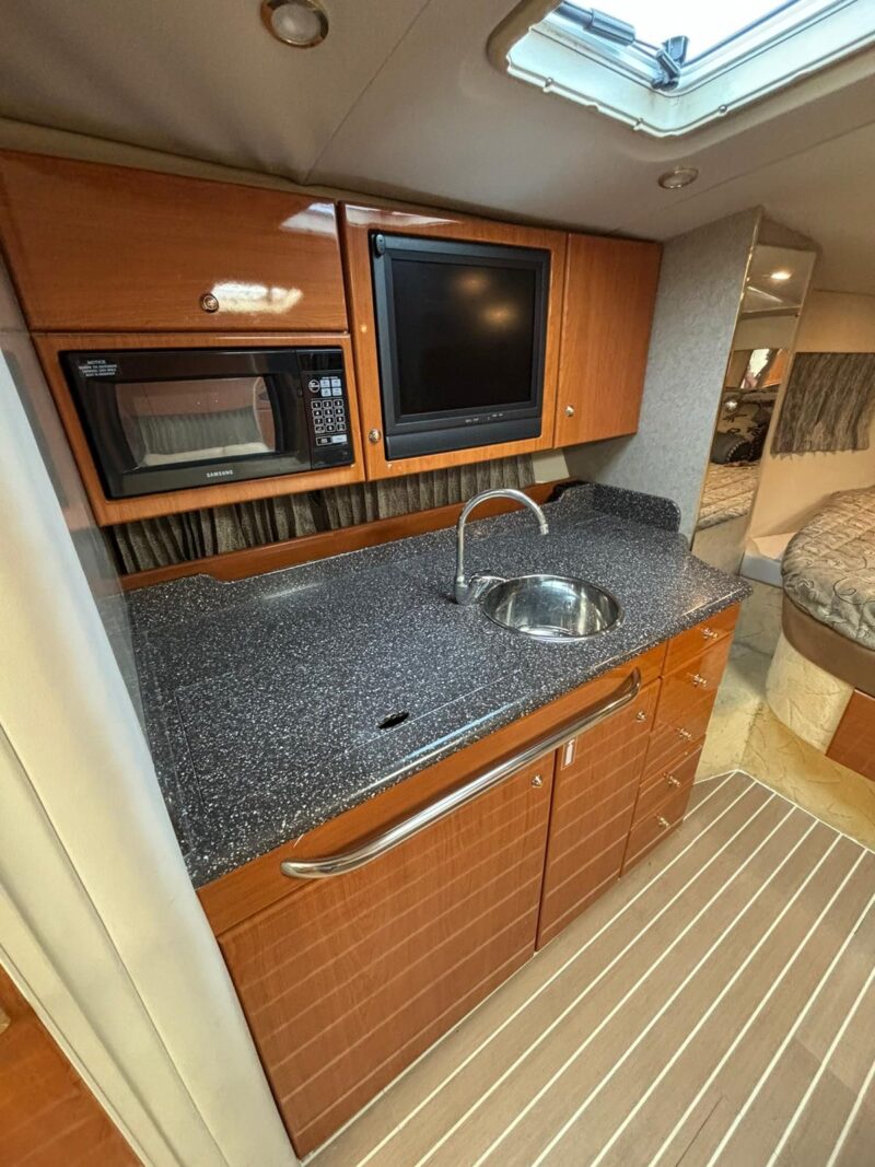 37Ft Formula Yacht available for Rent in Miami for up to 12 Guest. - Image 10