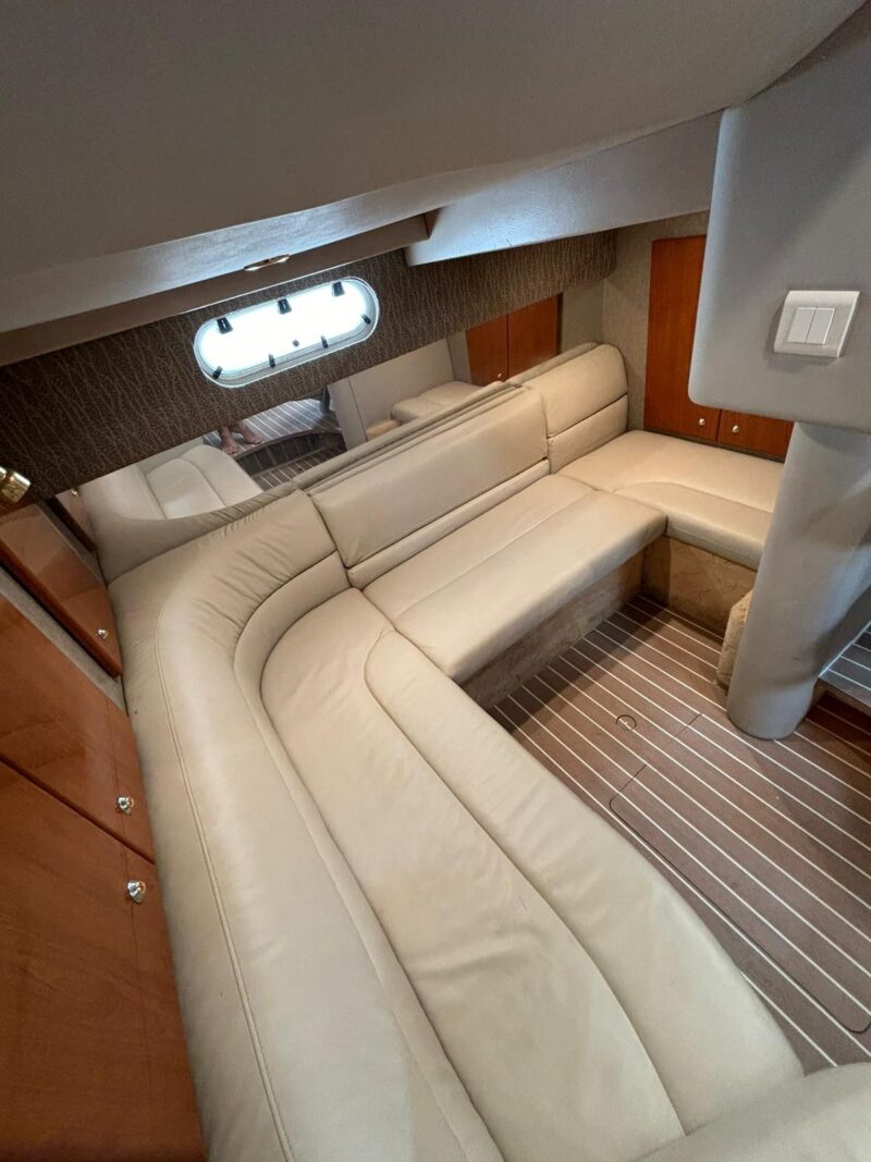 37Ft Formula Yacht available for Rent in Miami for up to 12 Guest. - Image 11