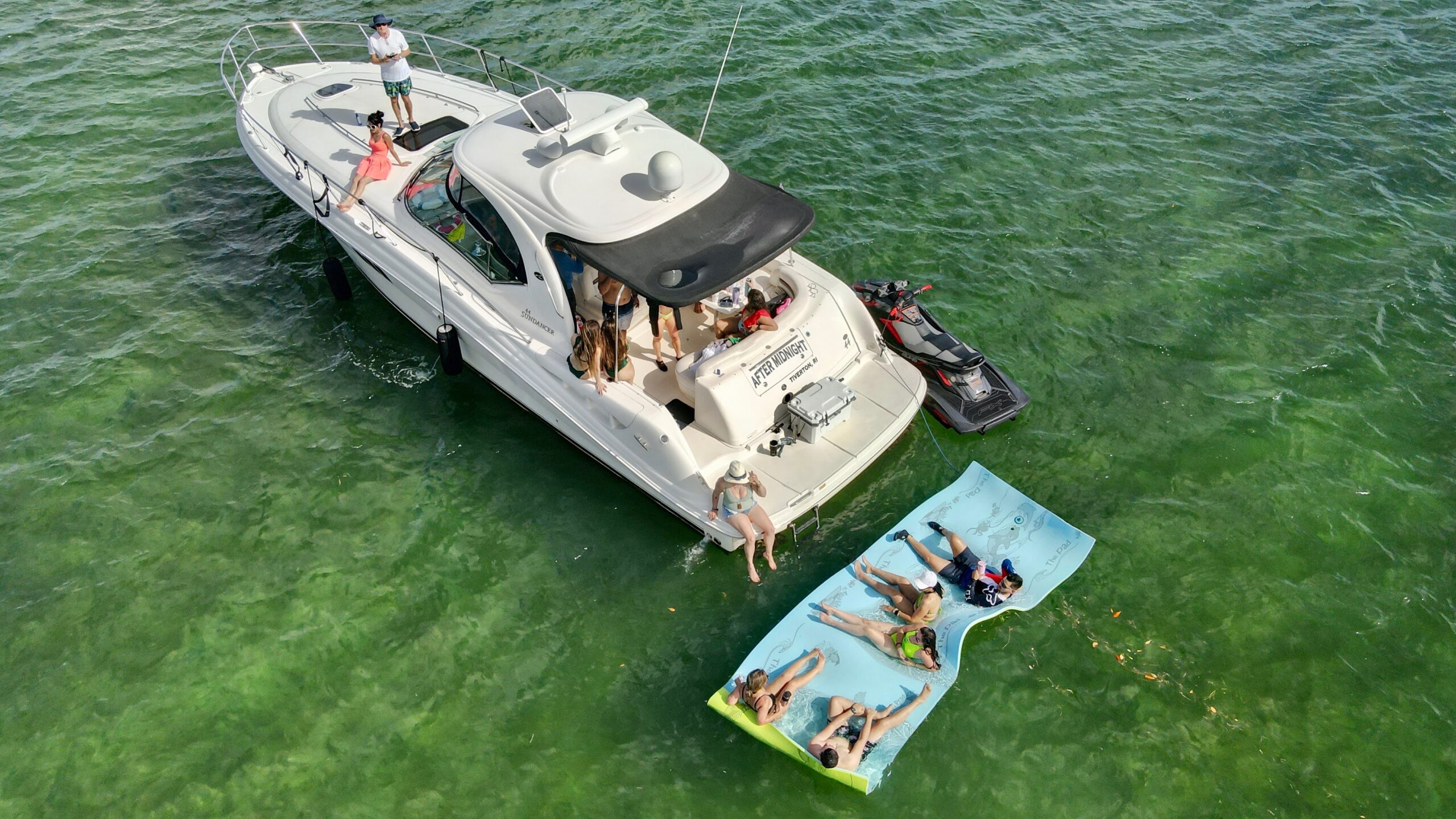 48ft Sea Ray available for Rent in Miami for up to 13 Guest. - Image 5