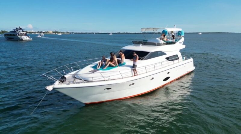 60FT Uniesse Yacht available in Miami for up to 13 Guest.