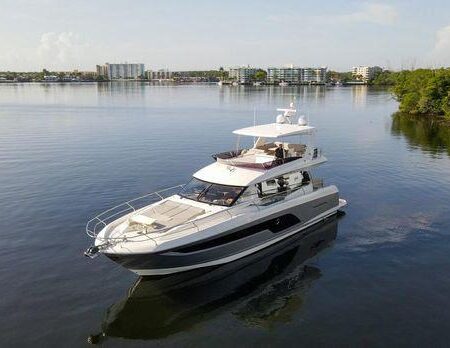 60Ft New Prestige 2022 available fon rent in Miami for up to 13 peoples