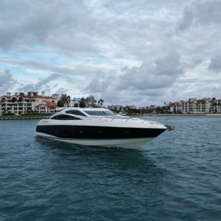 82 Ft Sunseeker Predator available in Miami for up to 13 Guest.