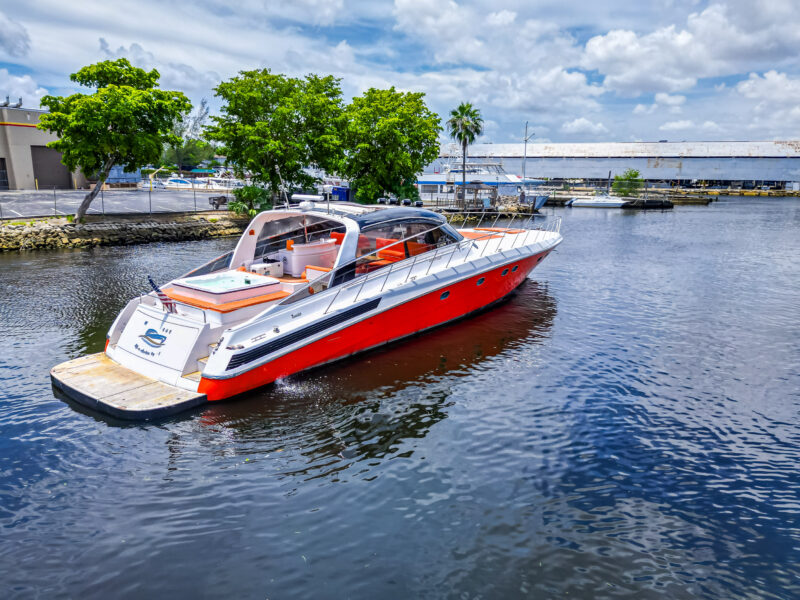 Panther 85ft available for rent in Miami for up to 13 Guest. - Image 3