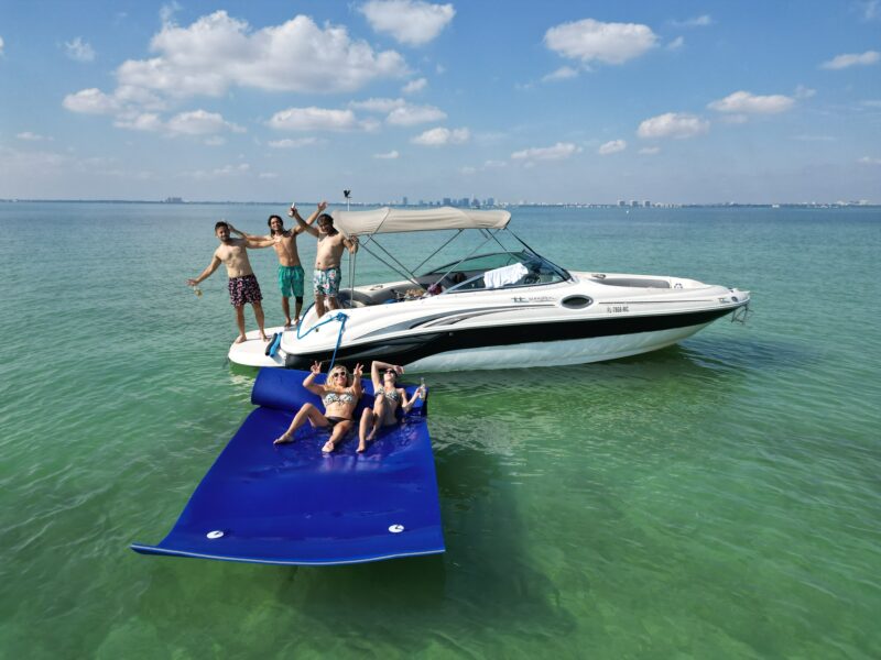 26' Sea Ray 240 Sundeck Sport Available for Rent in Miami for up to 11 Peoples. - Image 22