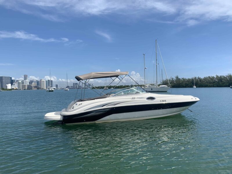 26' Sea Ray 240 Sundeck Sport Available for Rent in Miami for up to 11 Peoples. - Image 6