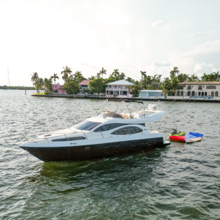 50Ft Azimut available for Rent in Miami for up to 13 Guest, PLUS 2 JET SKIS INCLUDE FOR ONE HRS EACH.