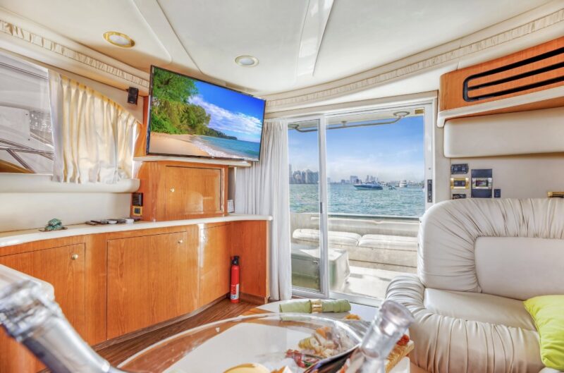 Sea Ray Sedan Bridge 55ft available for Rent in Miami - PLUS ONE JET SKI INCLUDE - Image 6