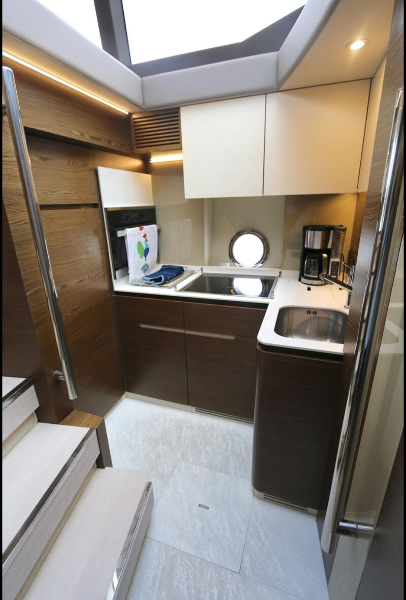 New 2019 Azimut 55ft Available for Rent in Miami. - Image 9