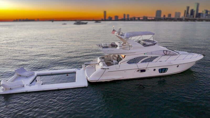 55Ft Azimut Evolution Available for Rent in Miami. - Image 4