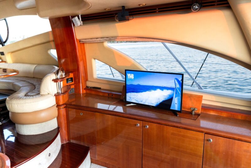 New 2019 Azimut 55ft Available for Rent in Miami. - Image 10